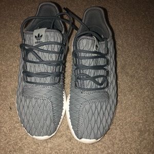 Adidas tubular shadow